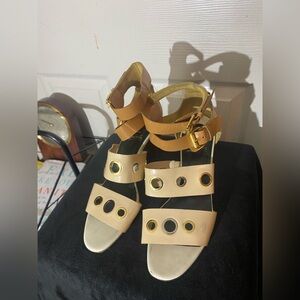 Cream & Tan block heal Loubs